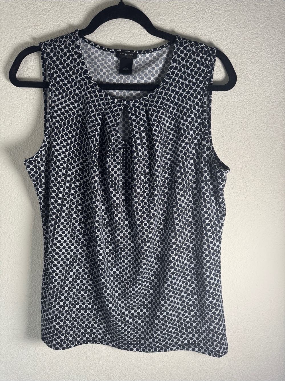 Ann Taylor Black and White Geometric Pleated Sleeveless Top